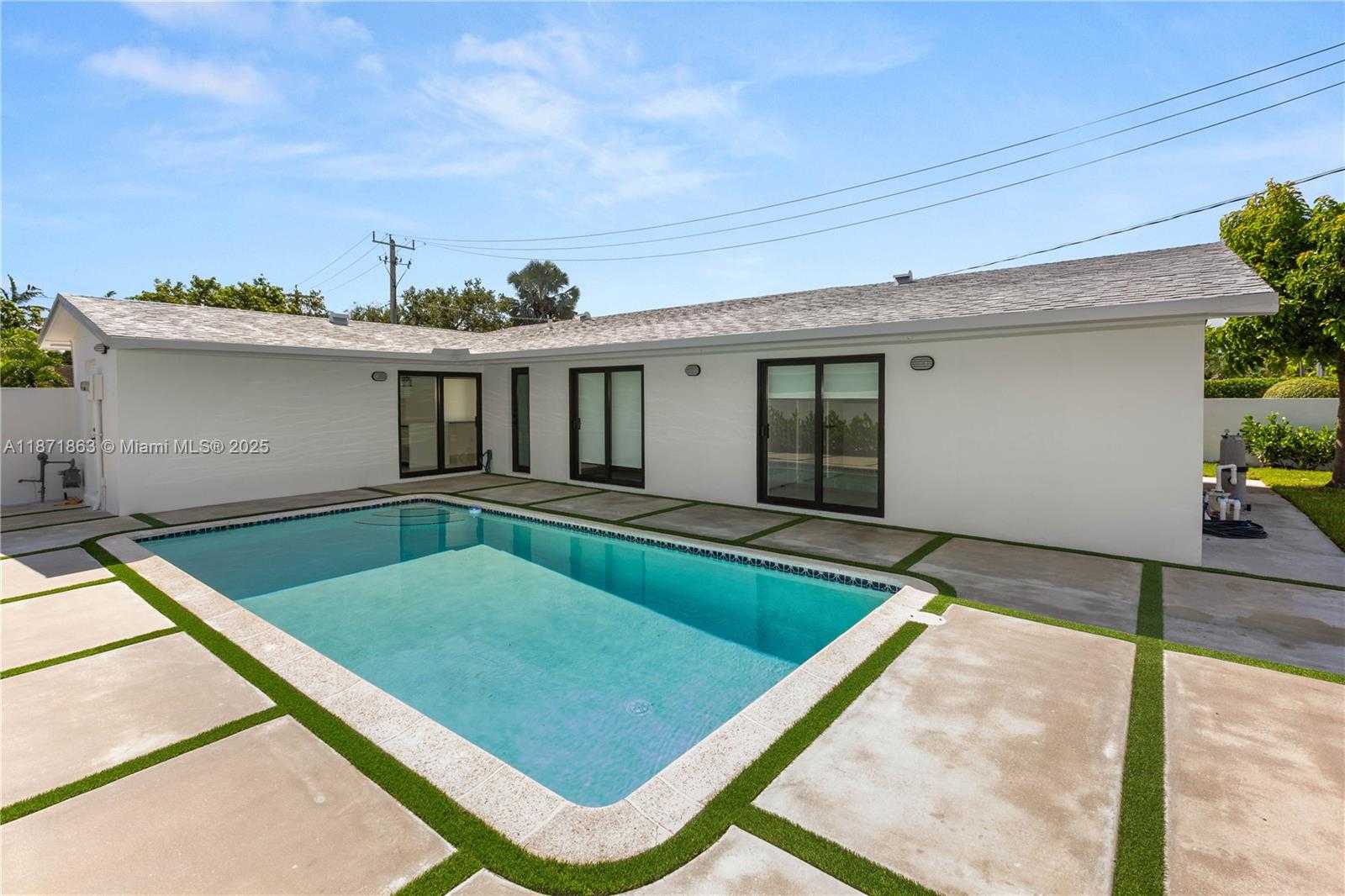 Small Image of 6010 SOUTH WEST 108TH PL, Miami Number 39