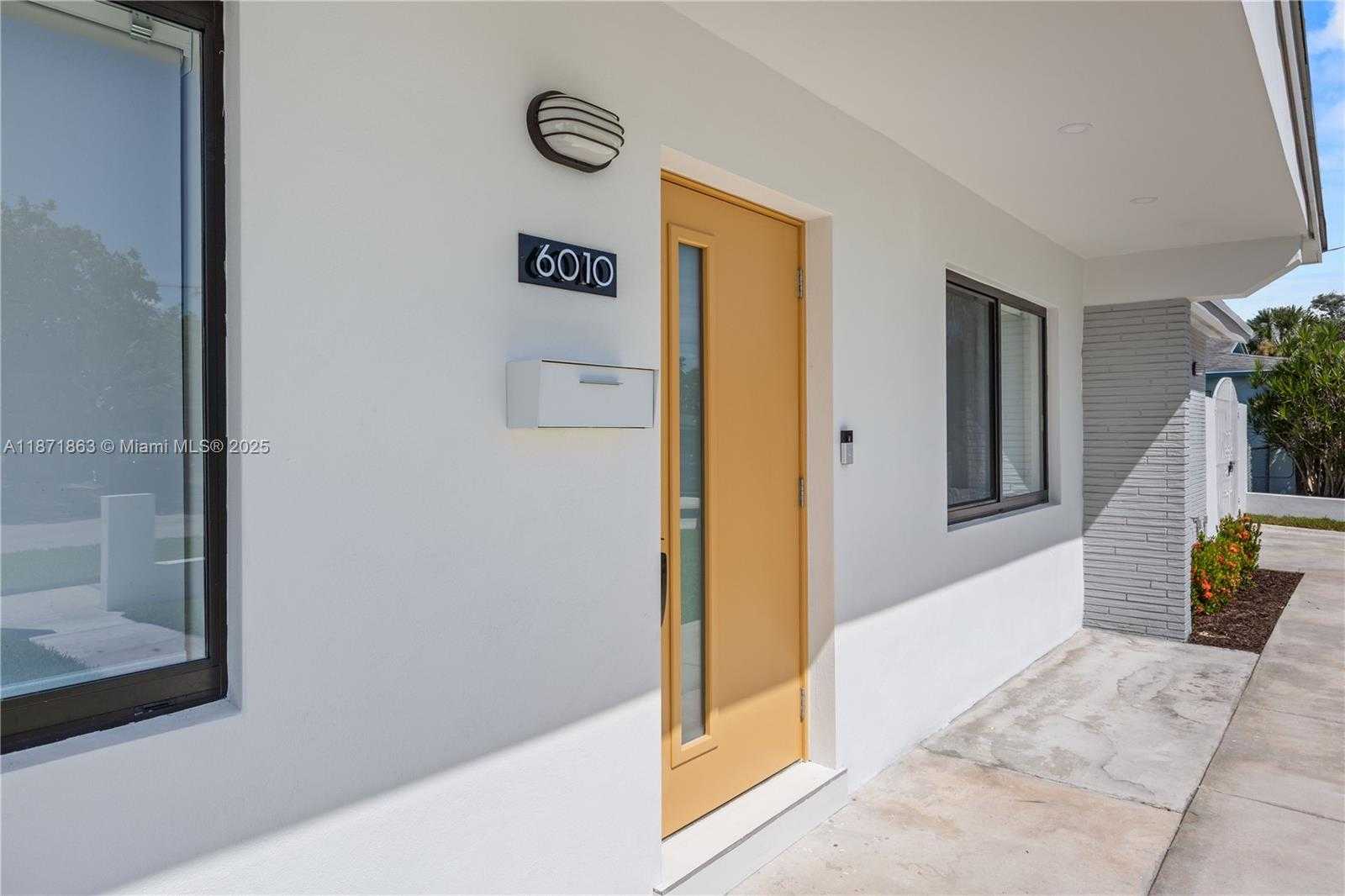 Small Image of 6010 SOUTH WEST 108TH PL, Miami Number 4