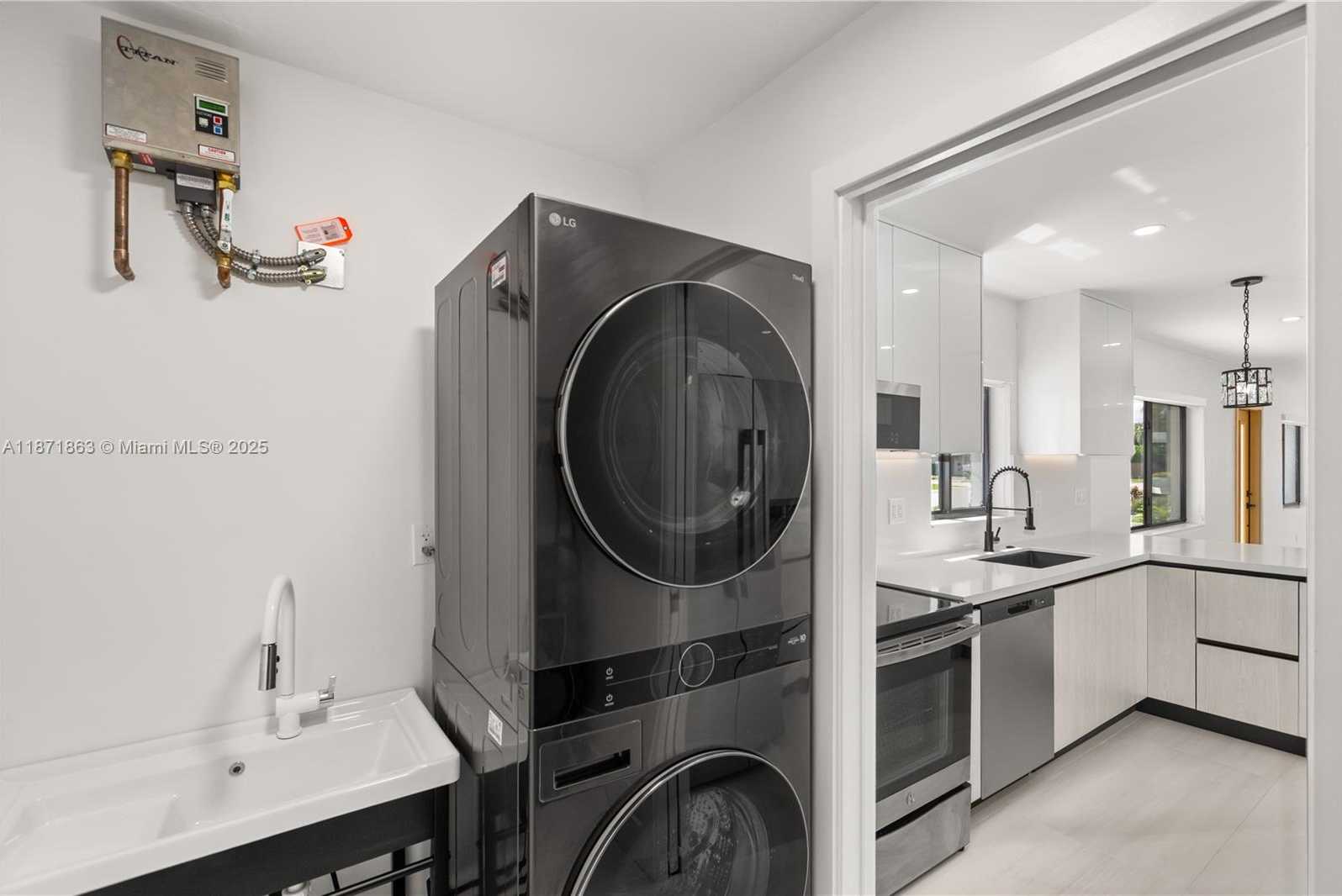 Small Image of 6010 SOUTH WEST 108TH PL, Miami Number 9