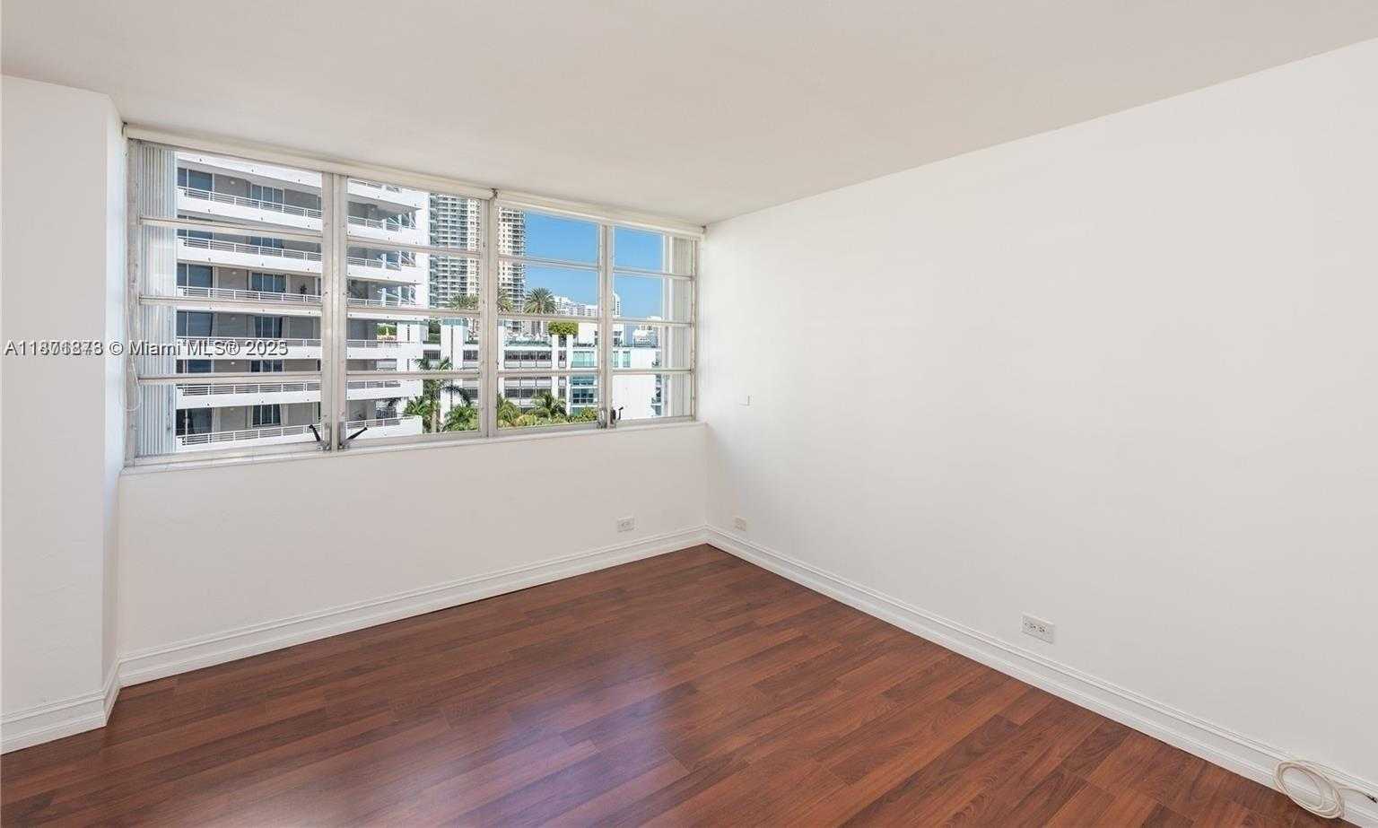 Small Image of 1408 BRICKELL BAY DR #611, Miami Number 13