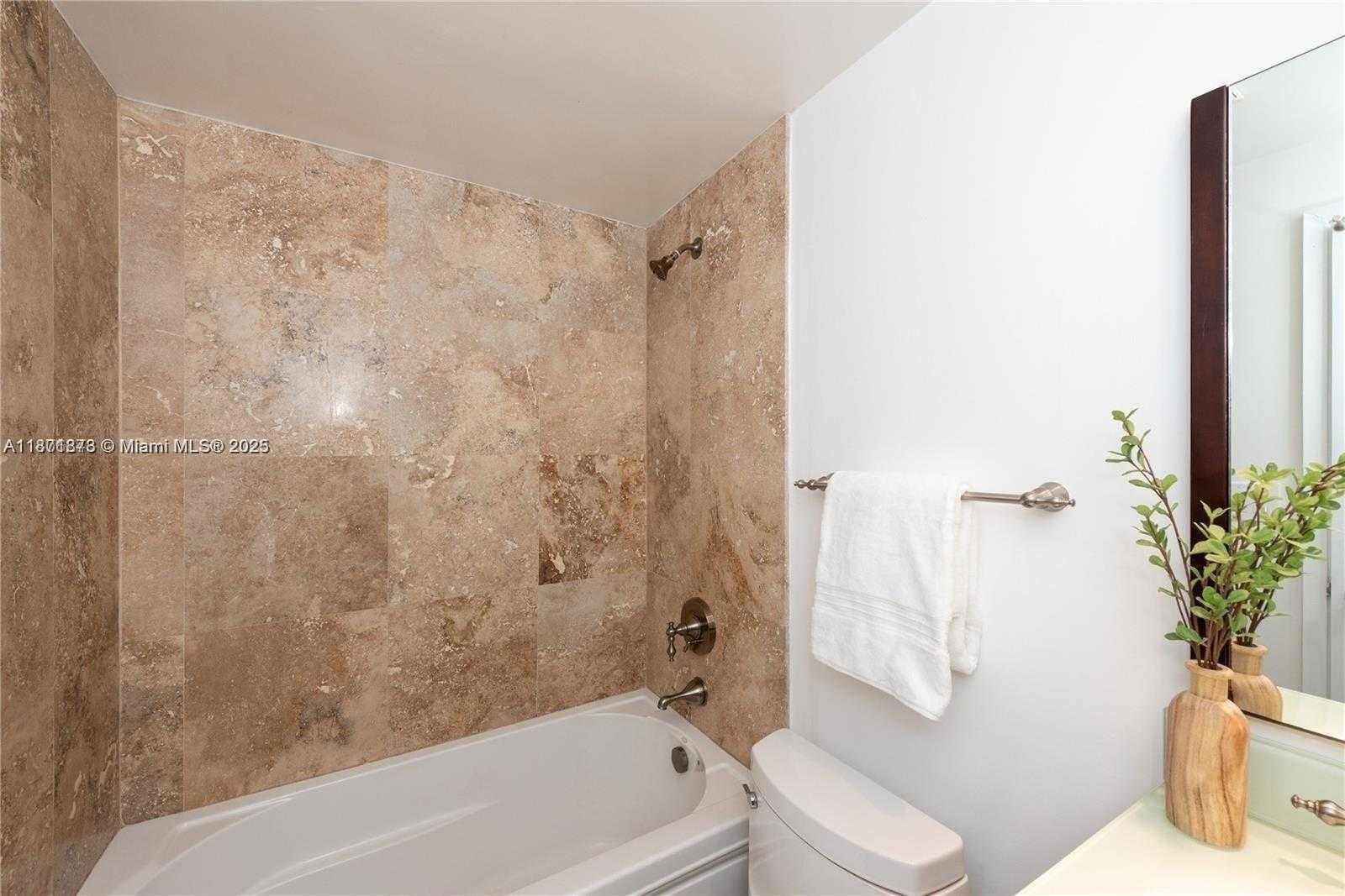Small Image of 1408 BRICKELL BAY DR #611, Miami Number 15
