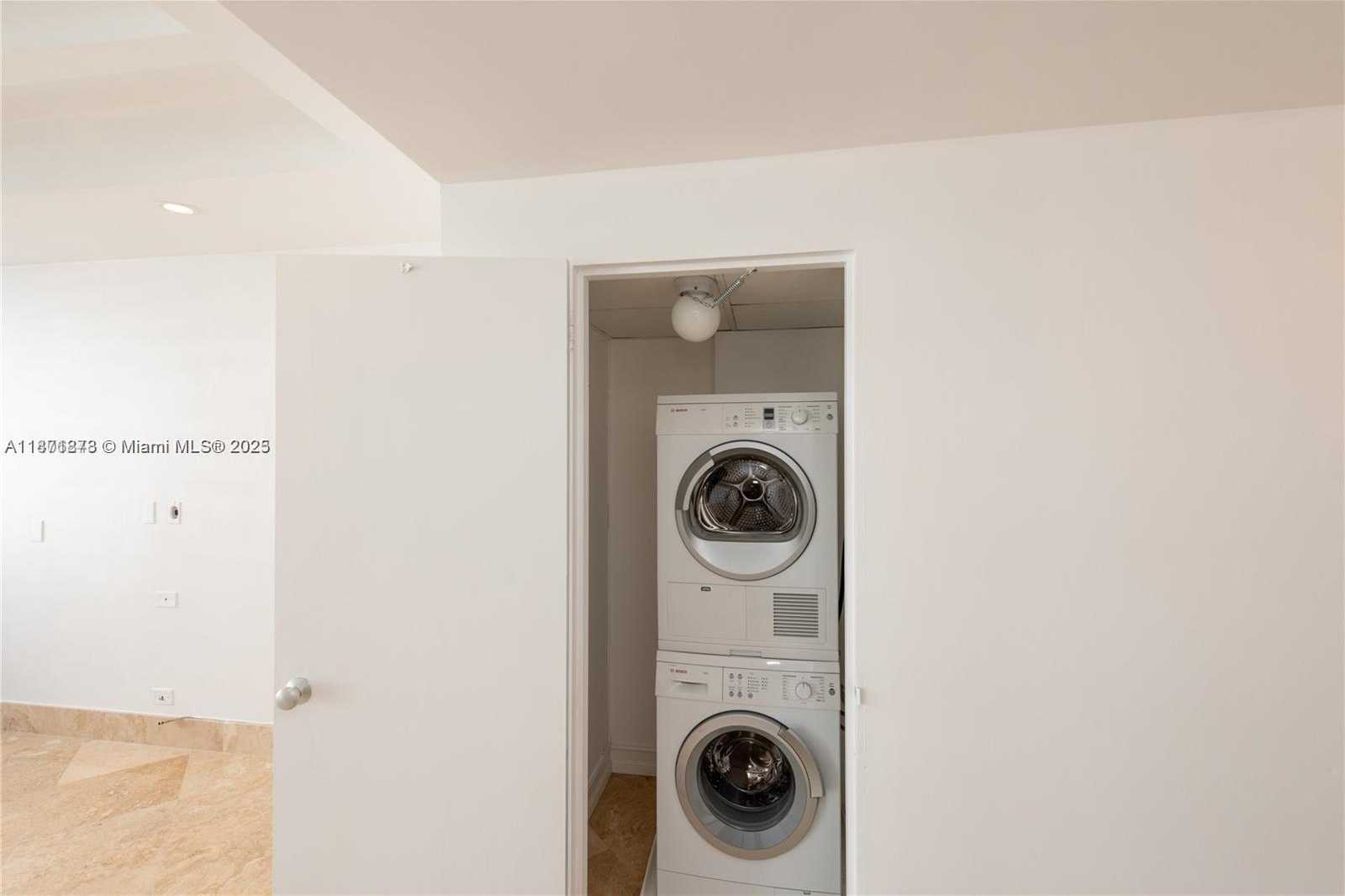 Small Image of 1408 BRICKELL BAY DR #611, Miami Number 20
