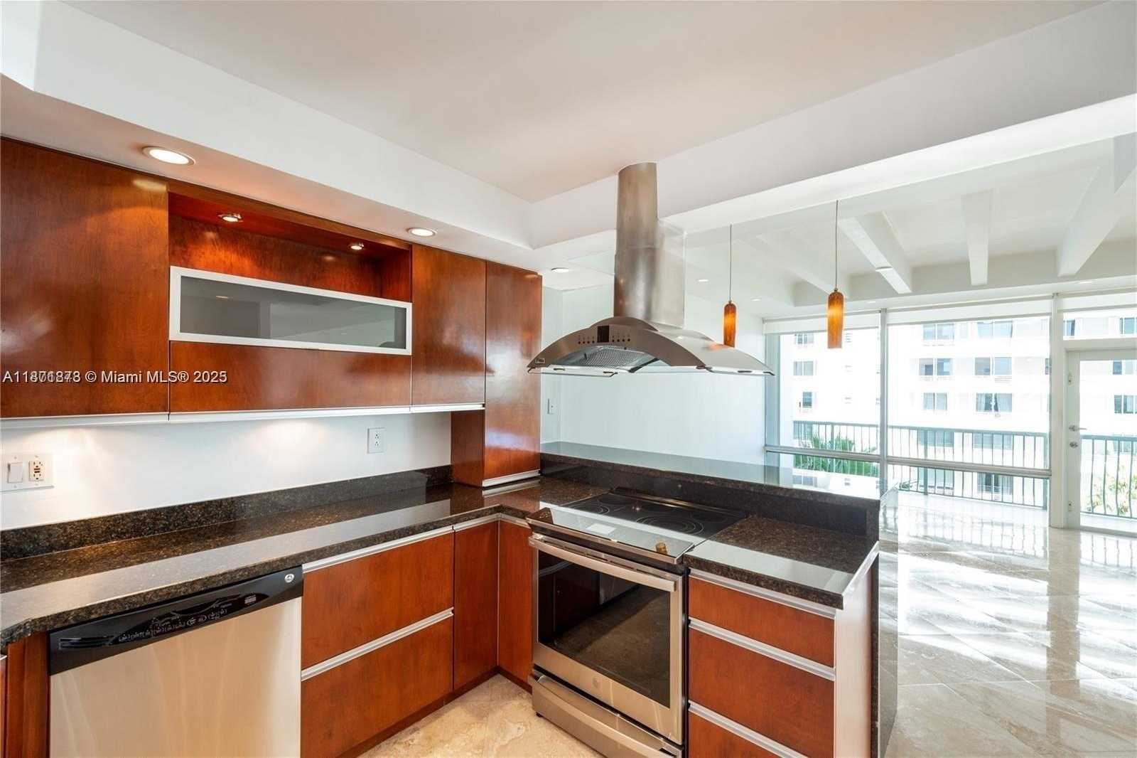 Small Image of 1408 BRICKELL BAY DR #611, Miami Number 6