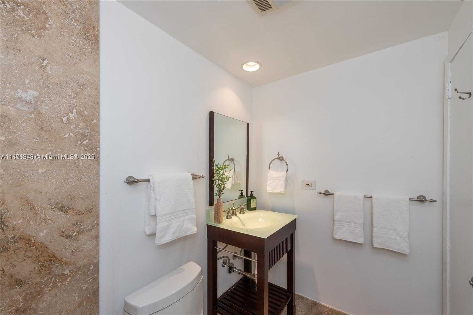 Small Image of 1408 BRICKELL BAY DR #611, Miami Number 9