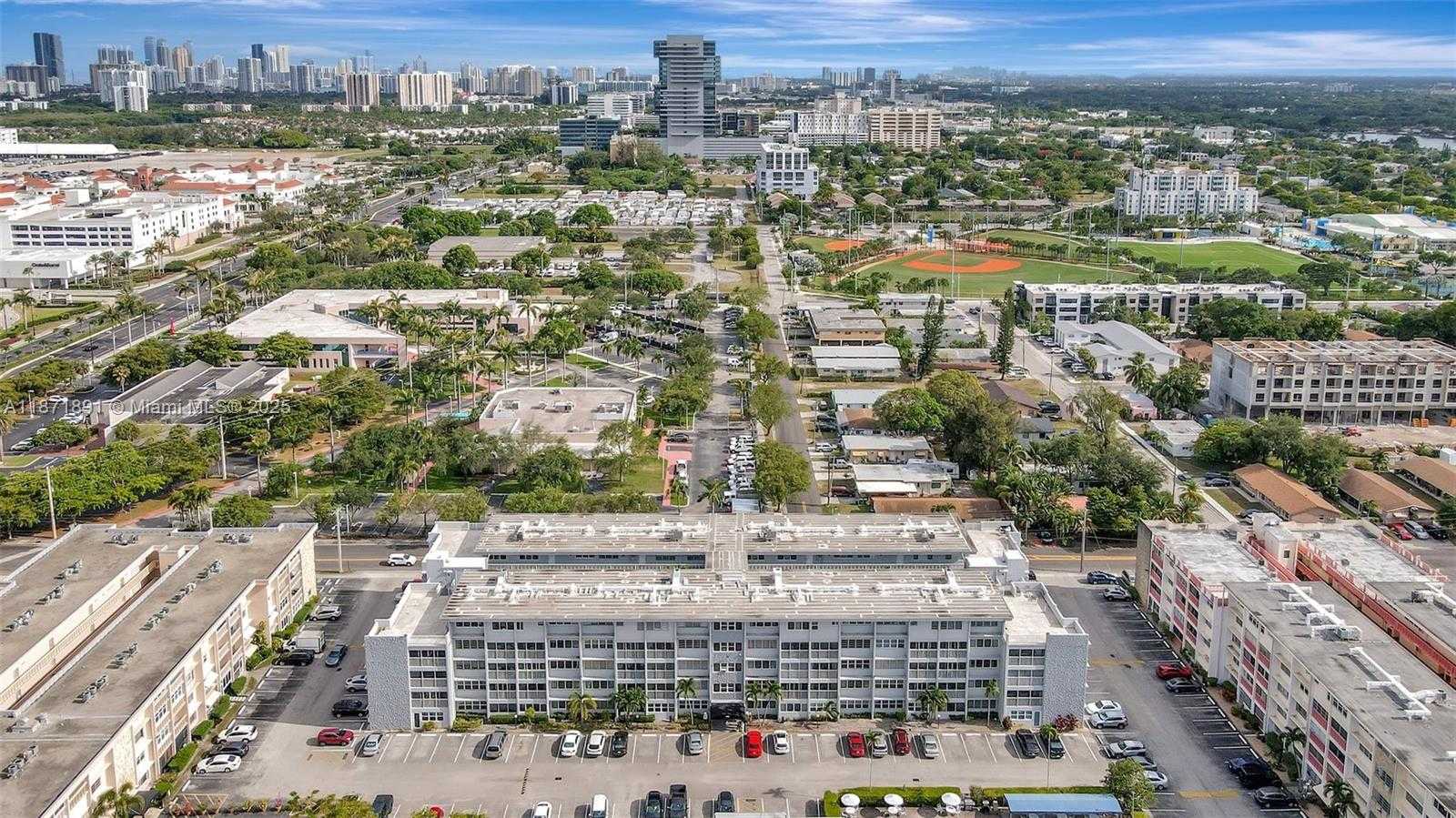 Small Image of 329 SOUTH EAST 3RD ST #103R, Hallandale Beach Number 35