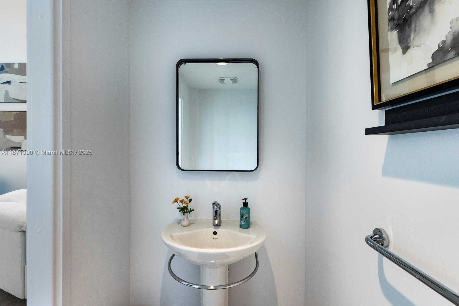 Small Image of 300 SOUTH BISCAYNE BLVD #L-1014, Miami Number 11