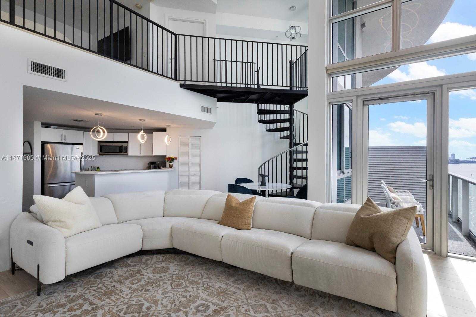 Small Image of 300 SOUTH BISCAYNE BLVD #L-1014, Miami Number 2