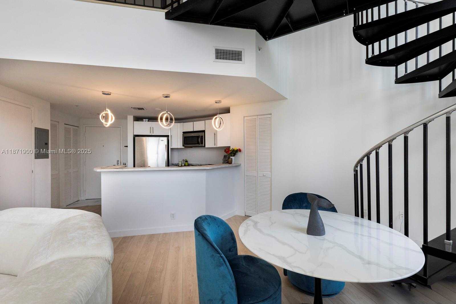 Small Image of 300 SOUTH BISCAYNE BLVD #L-1014, Miami Number 7