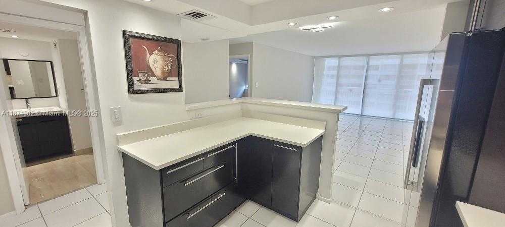 Small Image of 18051 BISCAYNE BLVD #603, Aventura Number 4