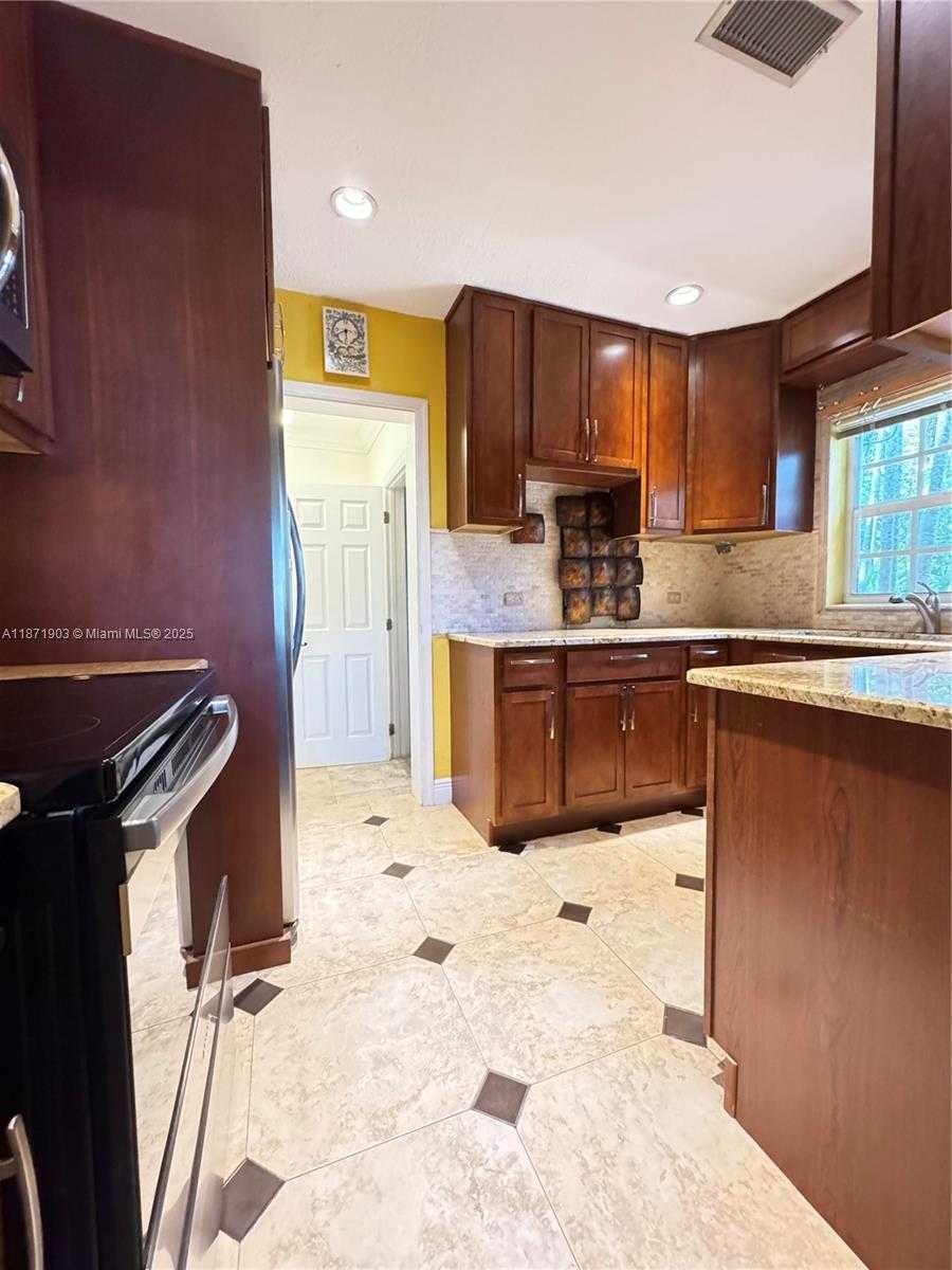 Small Image of 6750 BRIGHTON PL, Coral Gables Number 19