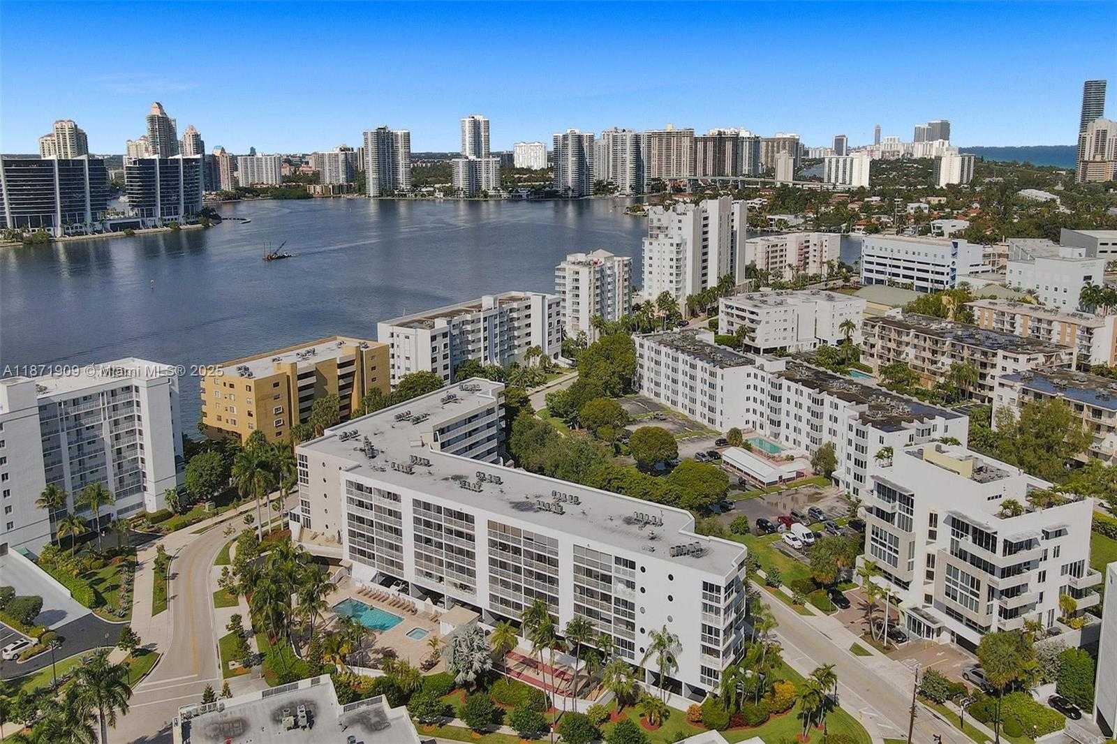 Small Image of 17801 NORTH BAY ROAD #303, Sunny Isles Beach Number 21
