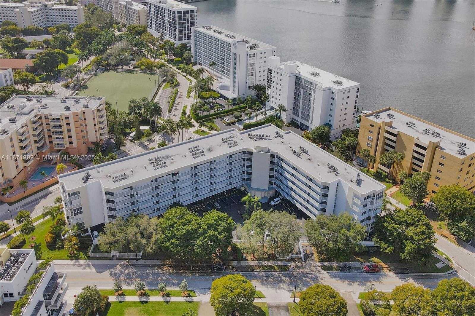 Small Image of 17801 NORTH BAY ROAD #303, Sunny Isles Beach Number 25