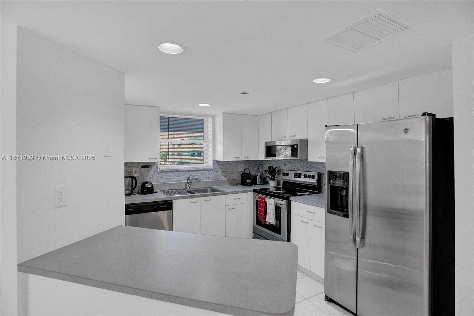 Small Image of 17801 NORTH BAY ROAD #303, Sunny Isles Beach Number 36