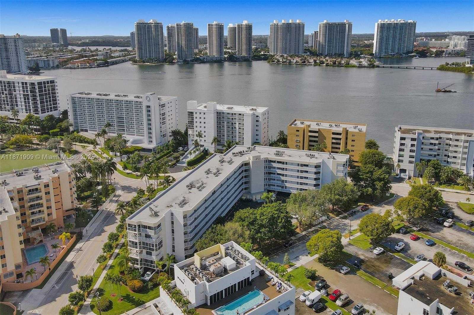 Small Image of 17801 NORTH BAY ROAD #303, Sunny Isles Beach Number 44