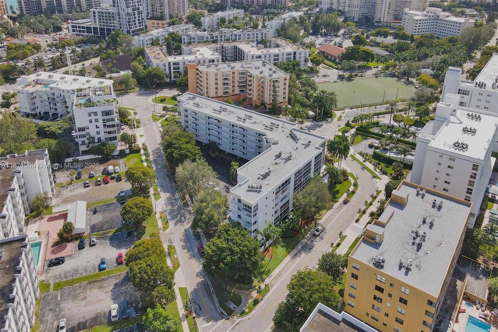 Small Image of 17801 NORTH BAY ROAD #303, Sunny Isles Beach Number 47