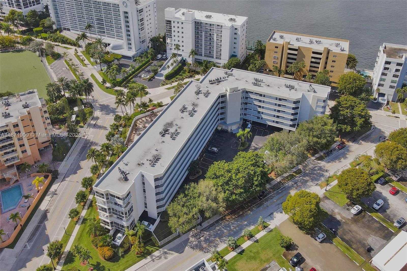 Small Image of 17801 NORTH BAY ROAD #303, Sunny Isles Beach Number 62