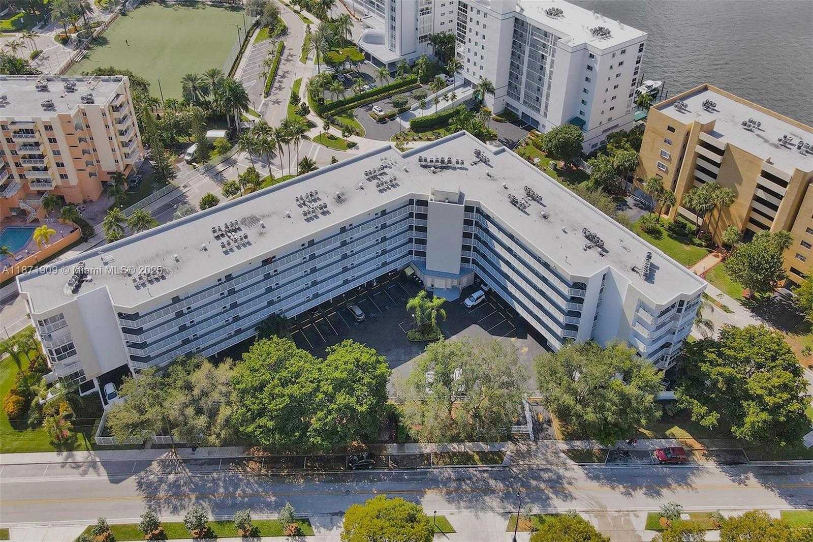 Small Image of 17801 NORTH BAY ROAD #303, Sunny Isles Beach Number 63