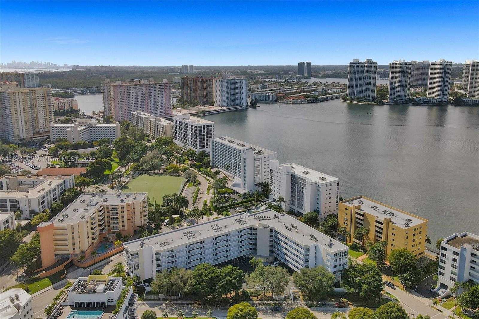 Small Image of 17801 NORTH BAY ROAD #303, Sunny Isles Beach Number 9