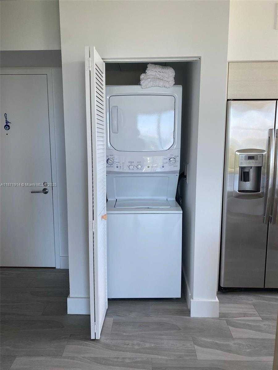 Small Image of 4250 BISCAYNE BLVD #1009, Miami Number 11