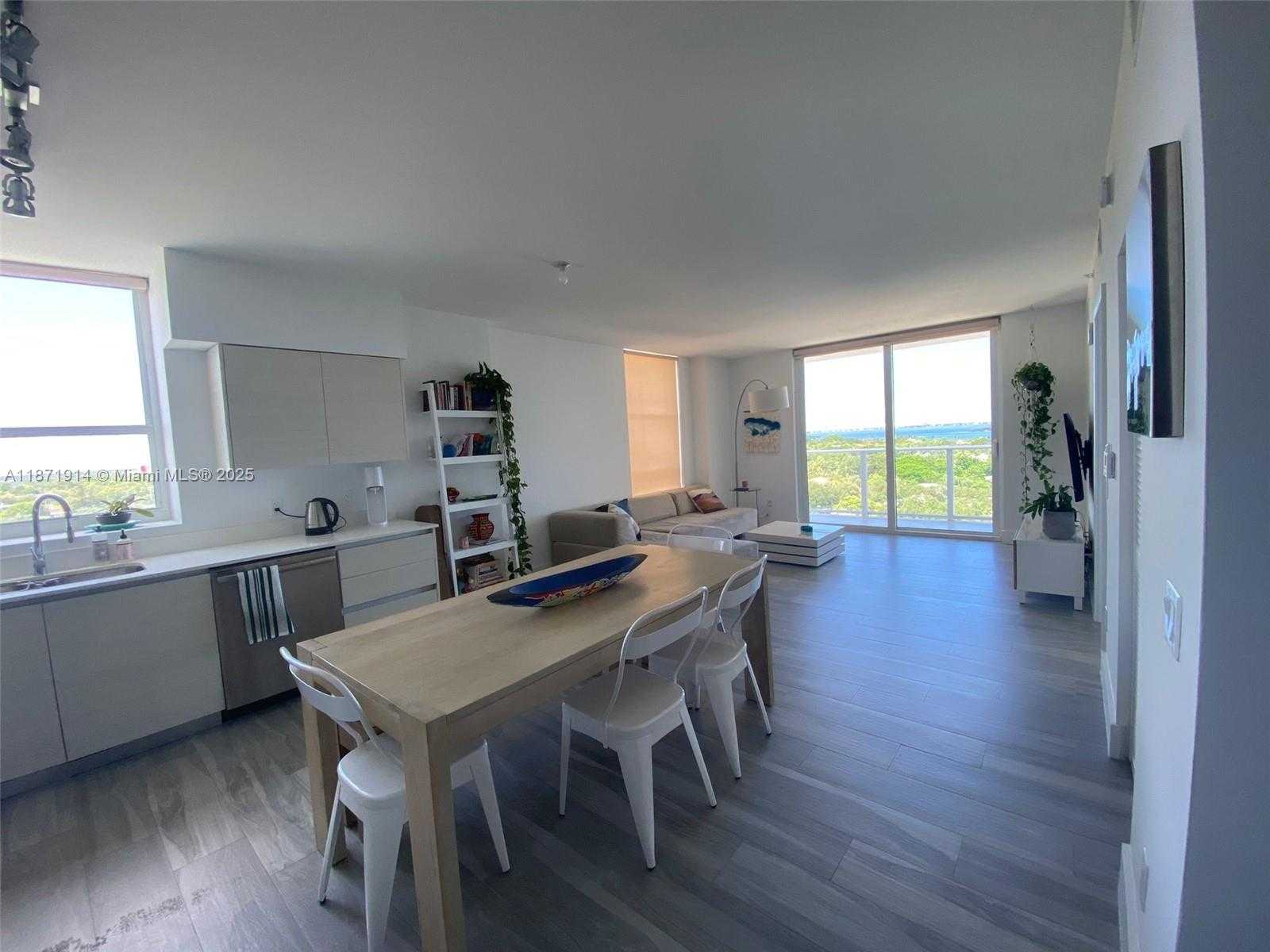 Small Image of 4250 BISCAYNE BLVD #1009, Miami Number 3