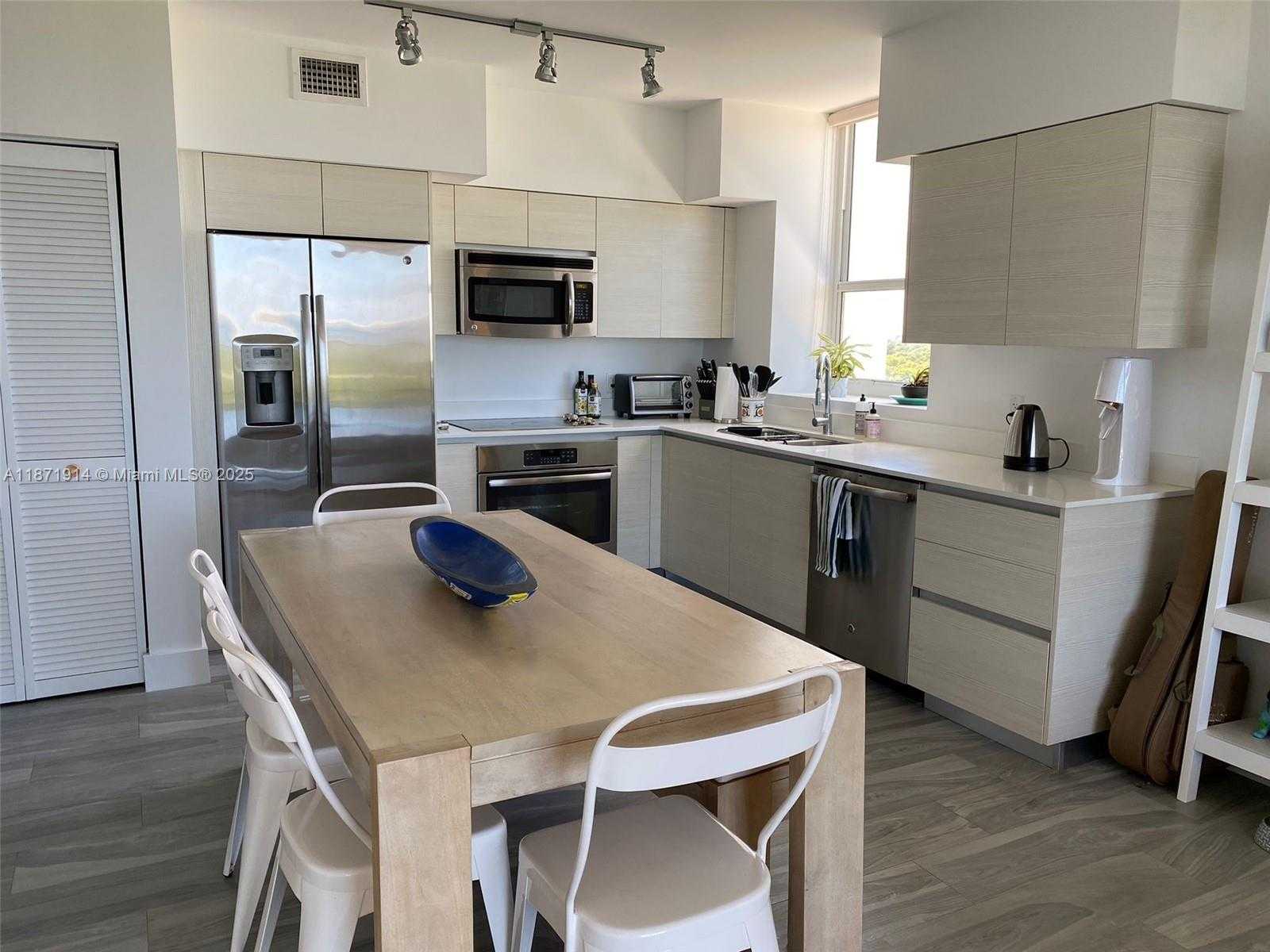 Small Image of 4250 BISCAYNE BLVD #1009, Miami Number 4
