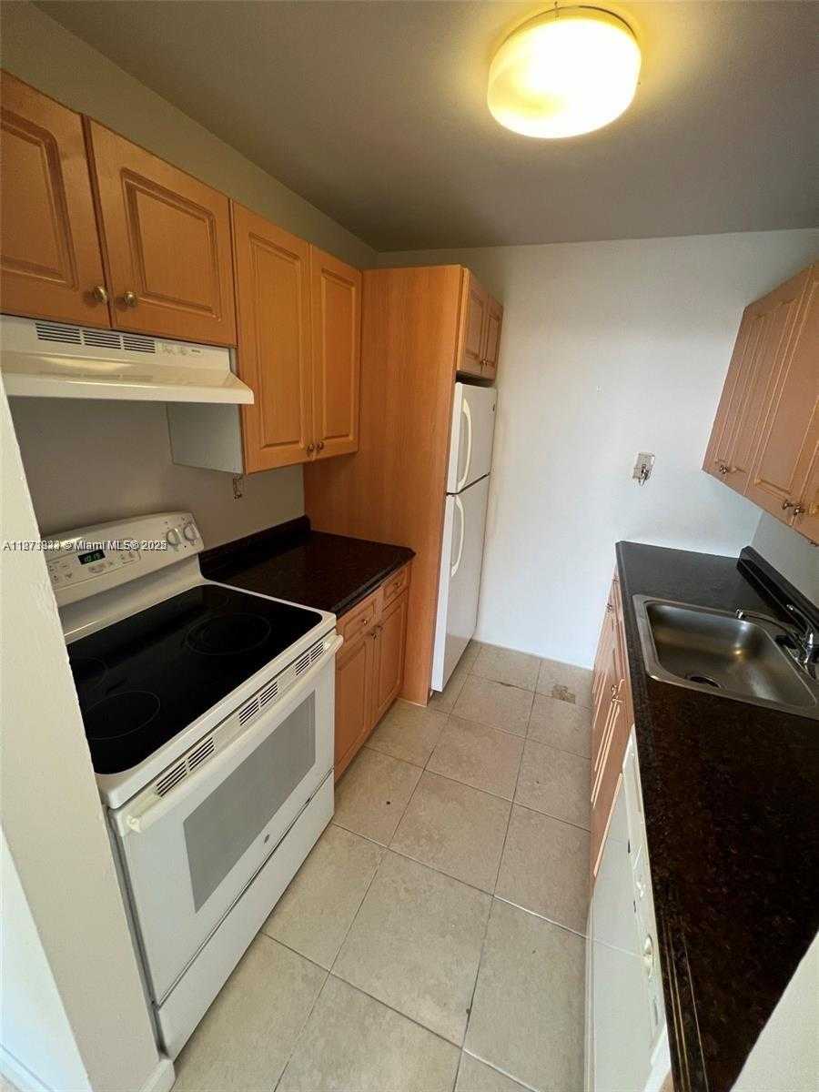 Small Image of 2000 NORTH EAST 135TH ST #905, North Miami Number 6