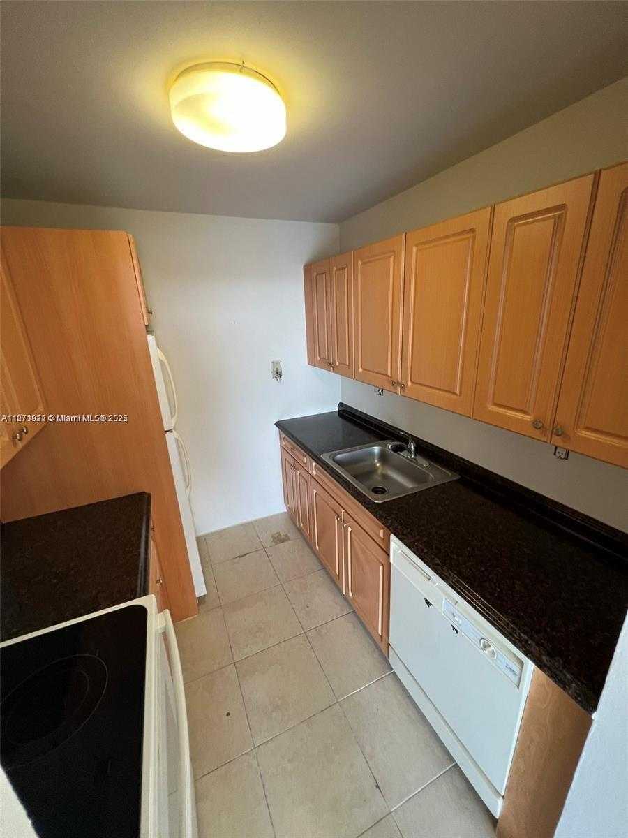 Small Image of 2000 NORTH EAST 135TH ST #905, North Miami Number 7