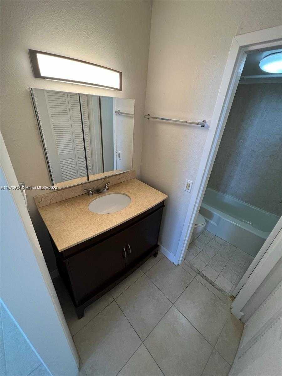 Small Image of 2000 NORTH EAST 135TH ST #905, North Miami Number 8