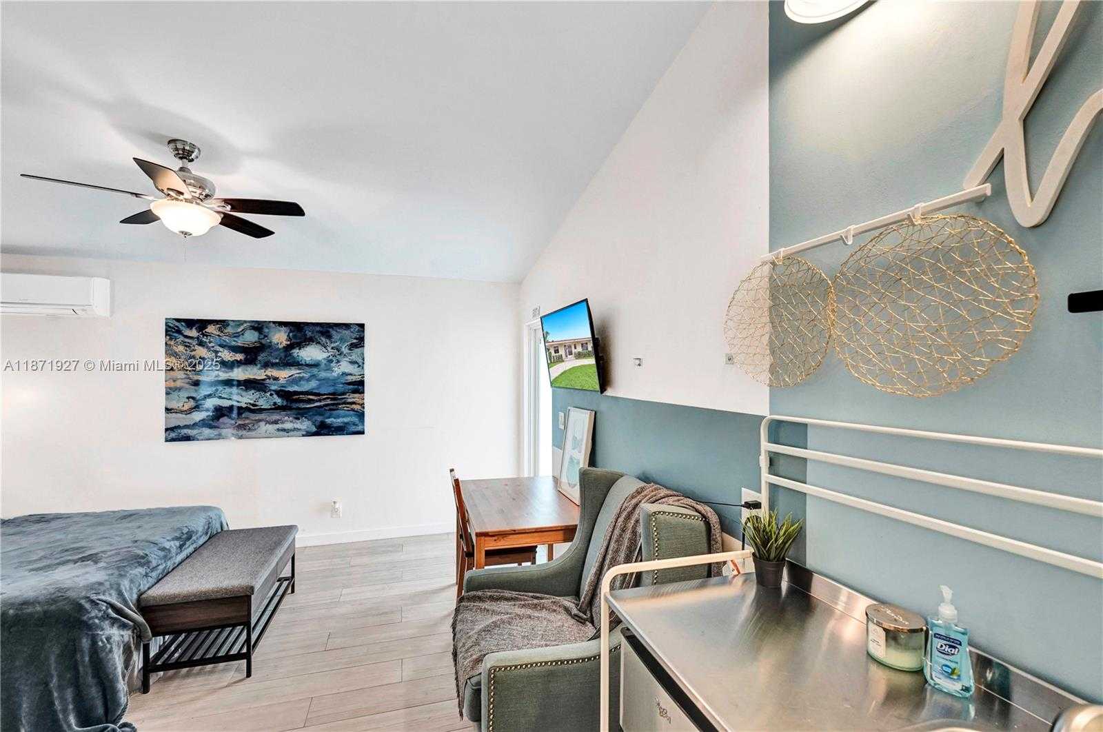 Small Image of 1704 RODMAN ST #1, Hollywood Number 22