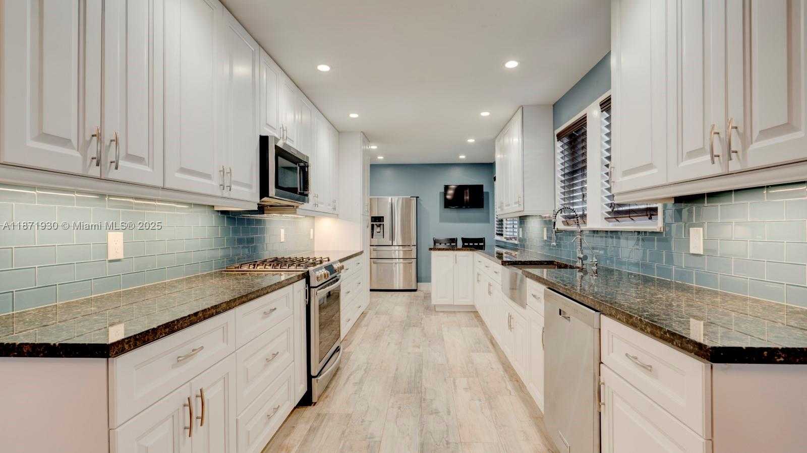 Small Image of 1676 SOUTH WEST 11TH ST, Miami Number 10