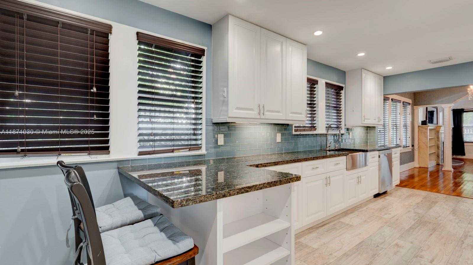 Small Image of 1676 SOUTH WEST 11TH ST, Miami Number 12