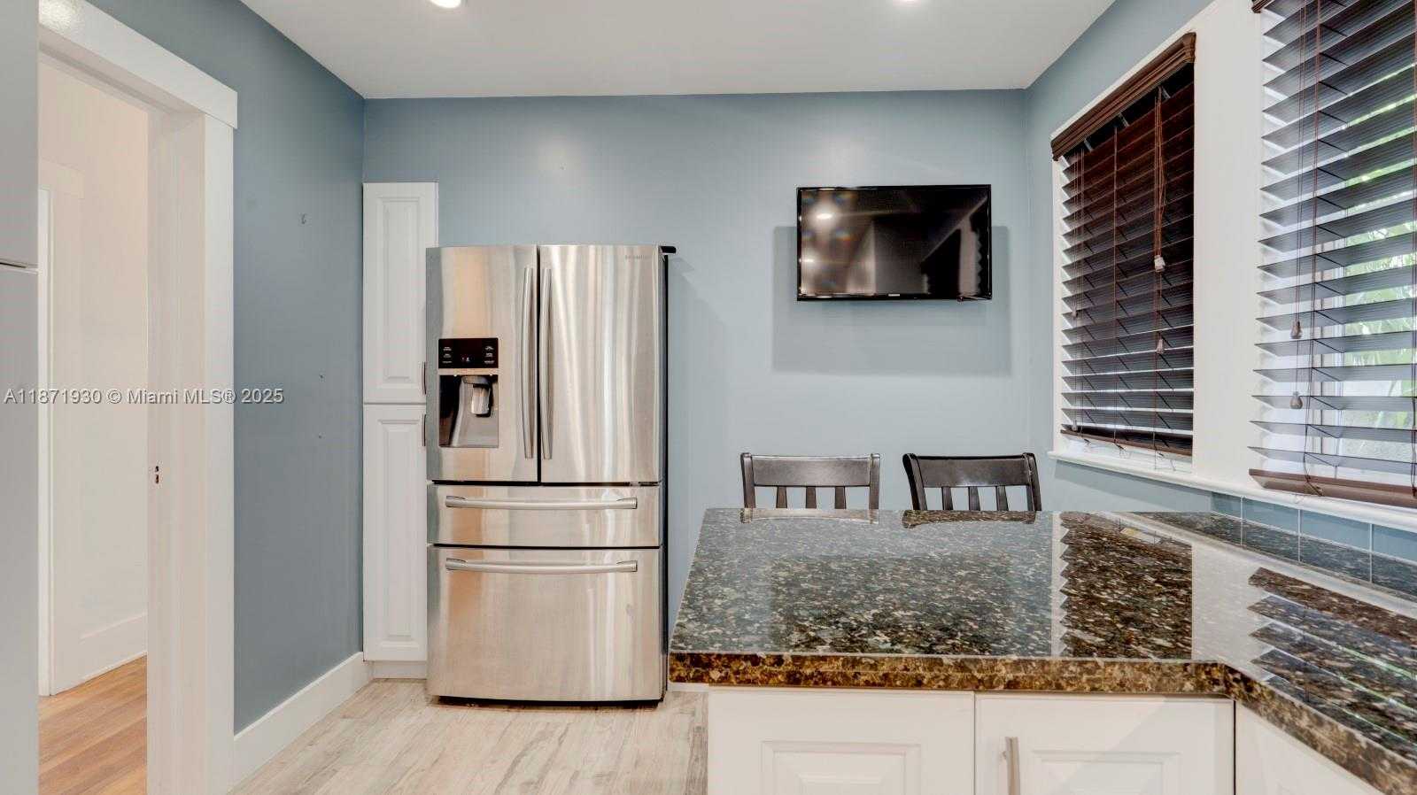 Small Image of 1676 SOUTH WEST 11TH ST, Miami Number 13