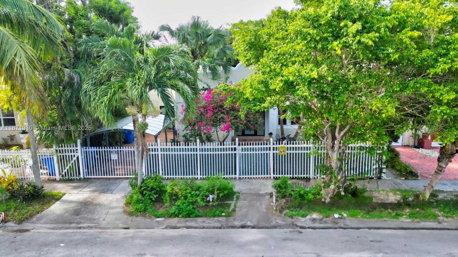Small Image of 1676 SOUTH WEST 11TH ST, Miami Number 2