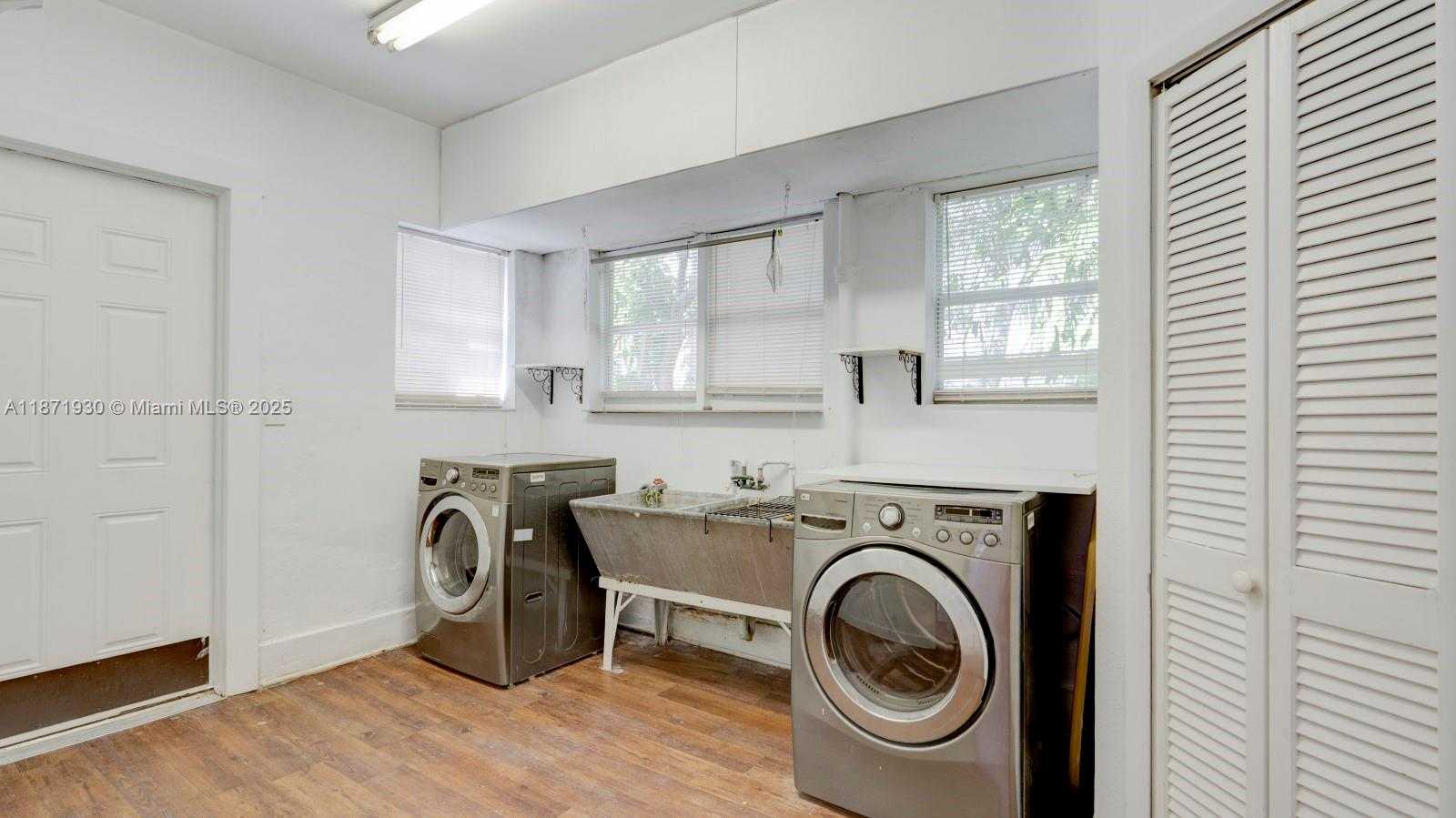 Small Image of 1676 SOUTH WEST 11TH ST, Miami Number 30