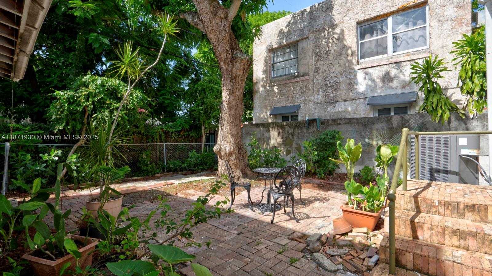 Small Image of 1676 SOUTH WEST 11TH ST, Miami Number 35