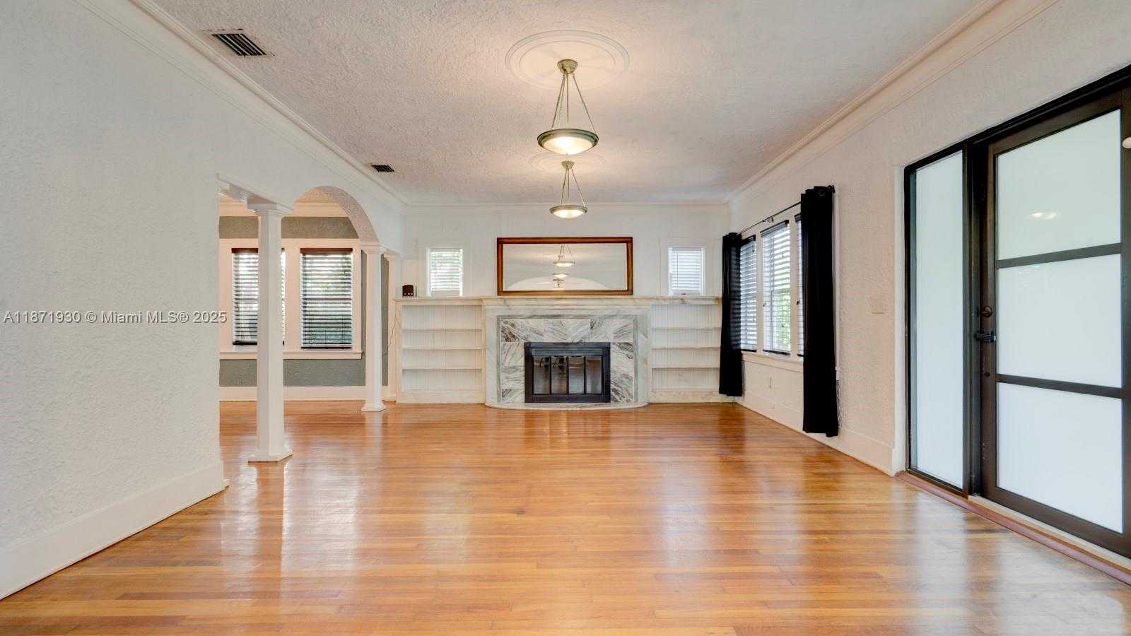 Small Image of 1676 SOUTH WEST 11TH ST, Miami Number 4