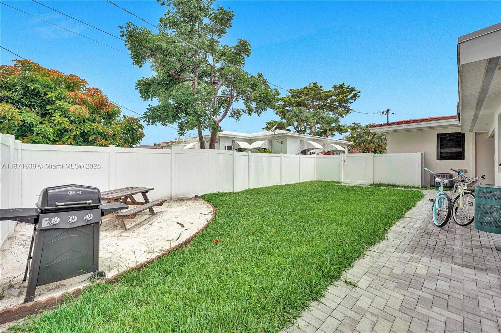 Small Image of 1704 RODMAN ST #3, Hollywood Number 18