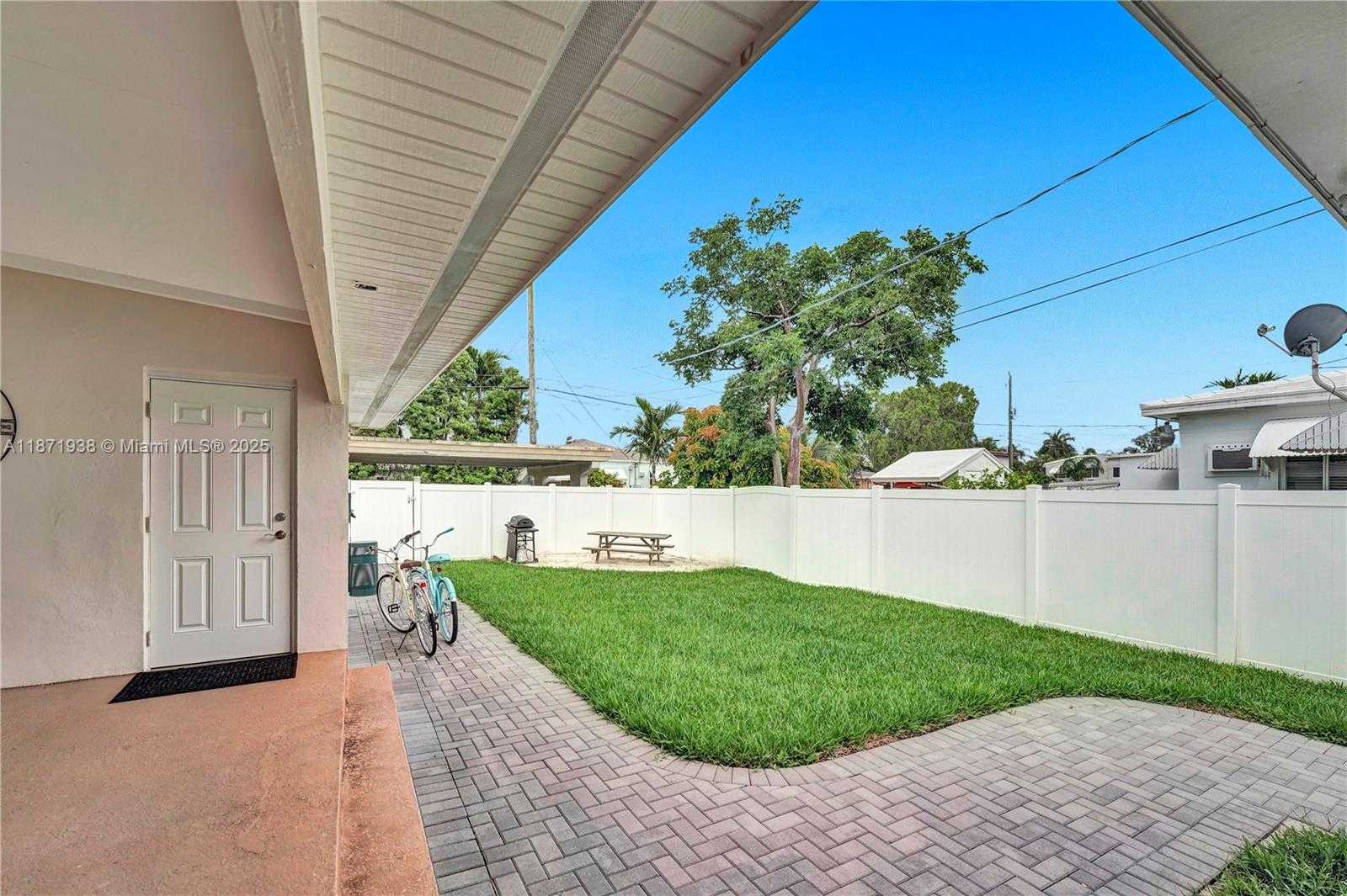 Small Image of 1704 RODMAN ST #3, Hollywood Number 23