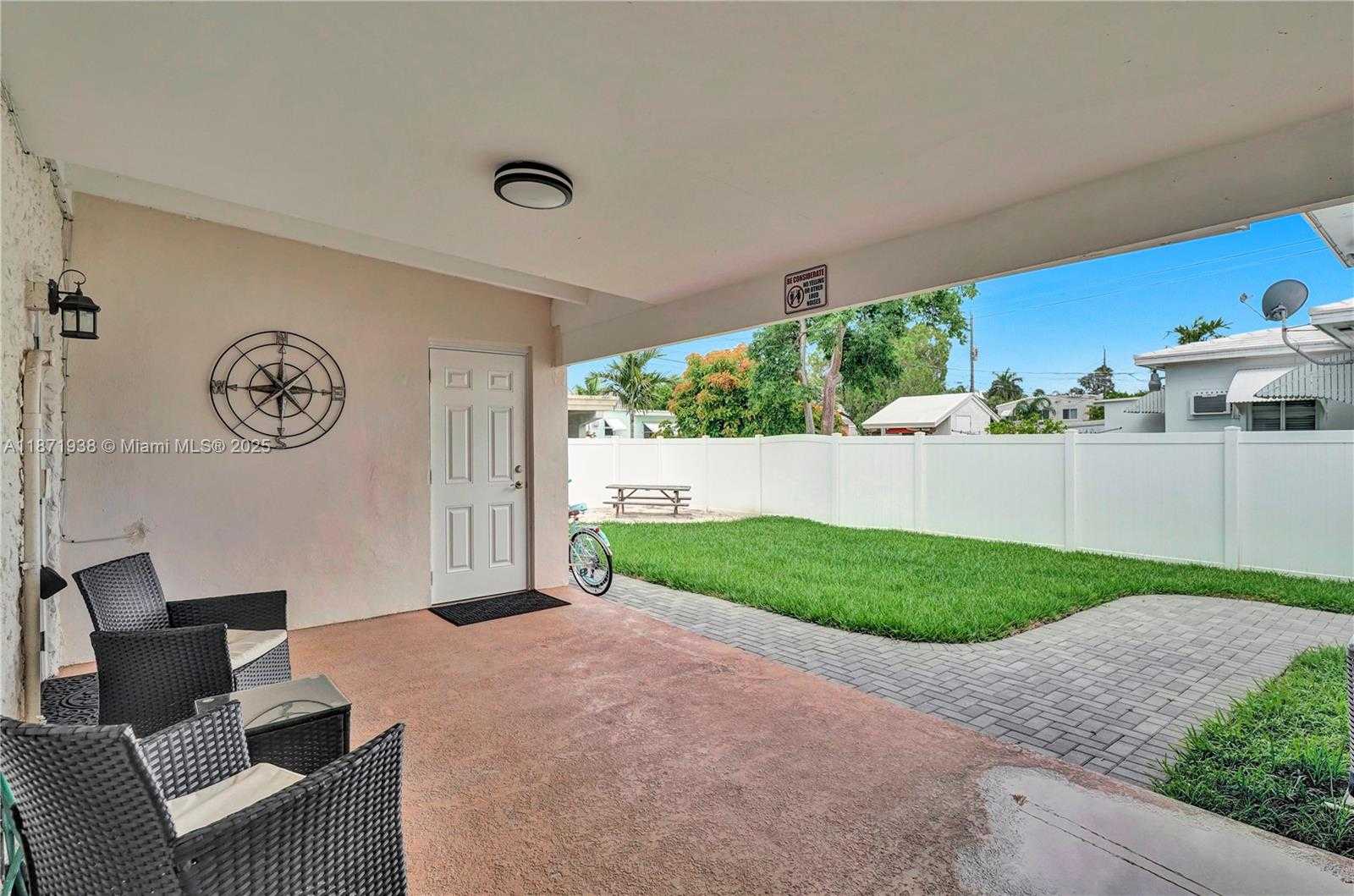 Small Image of 1704 RODMAN ST #3, Hollywood Number 24