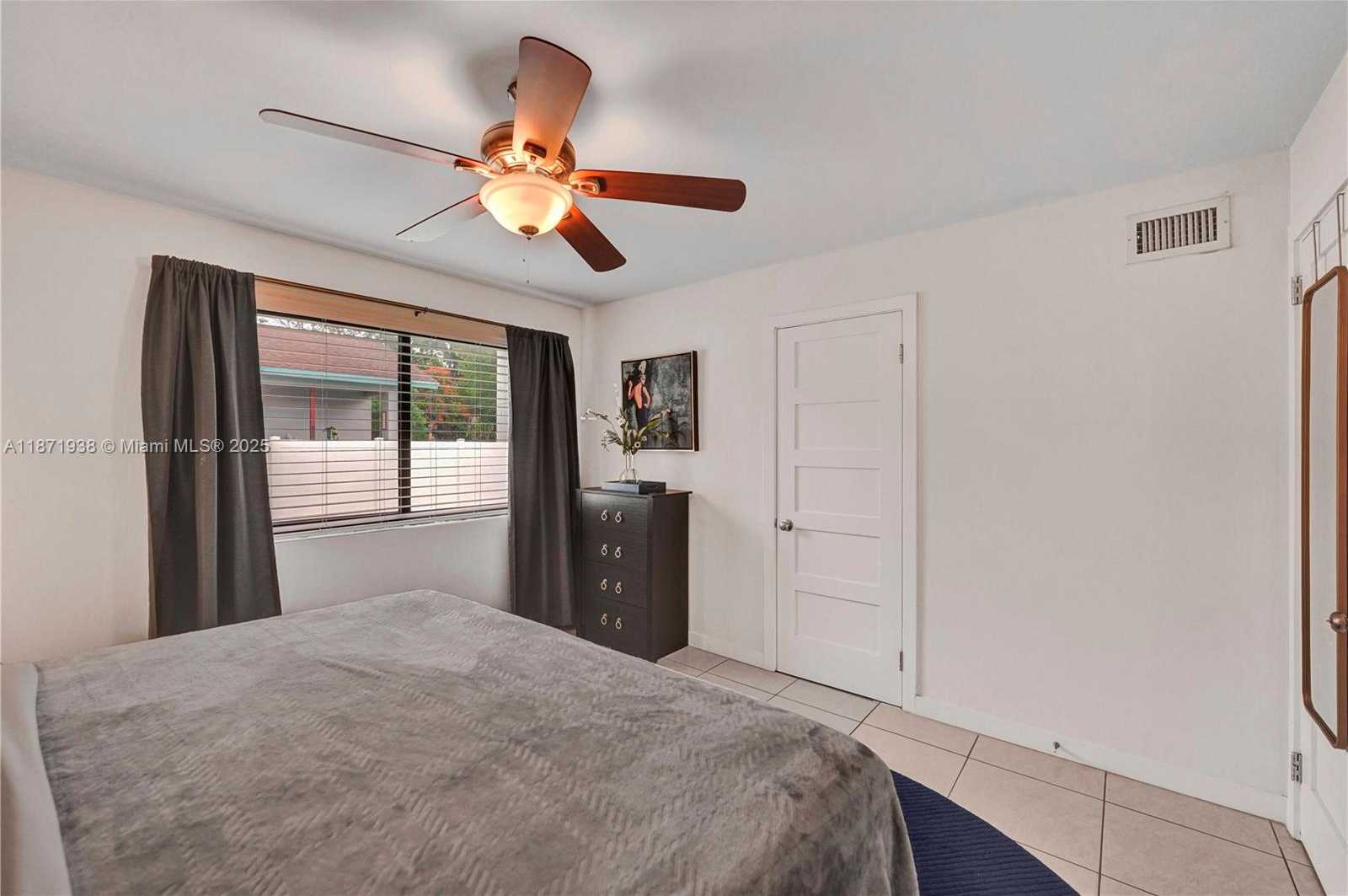 Small Image of 1704 RODMAN ST #3, Hollywood Number 8