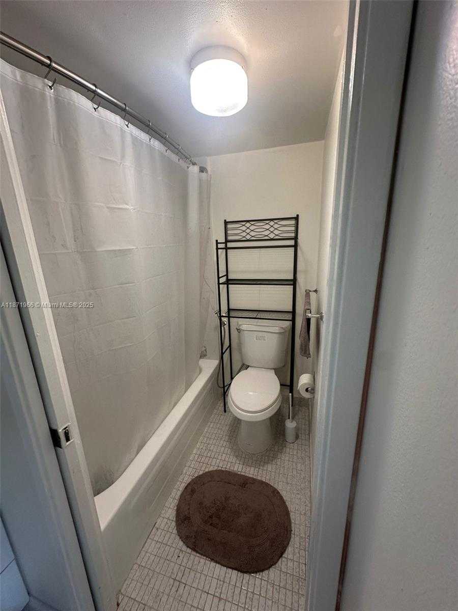 Small Image of 16909 NORTH BAY RD #519, Sunny Isles Beach Number 10