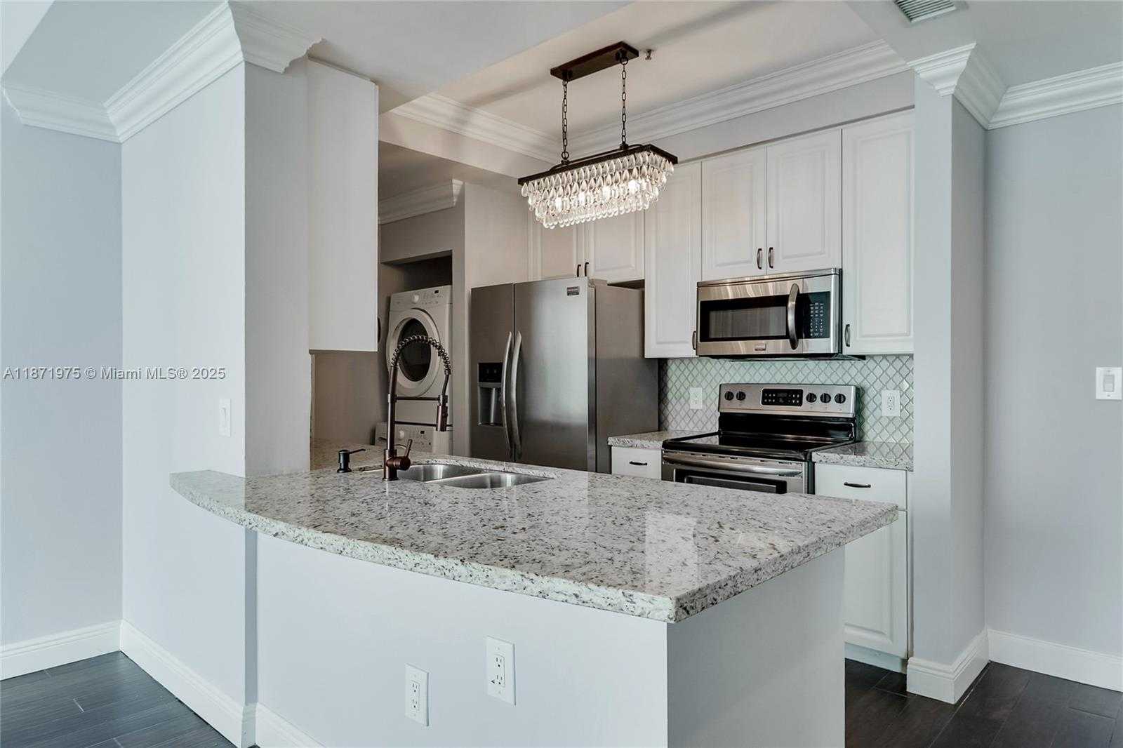 Small Image of 1155 BRICKELL BAY DR #PH205, Miami Number 4