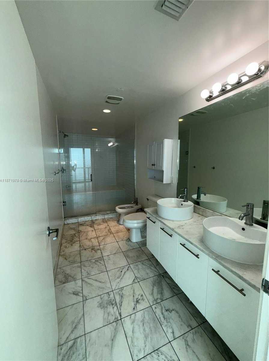 Small Image of 888 BISCAYNE BLVD #2302, Miami Number 6