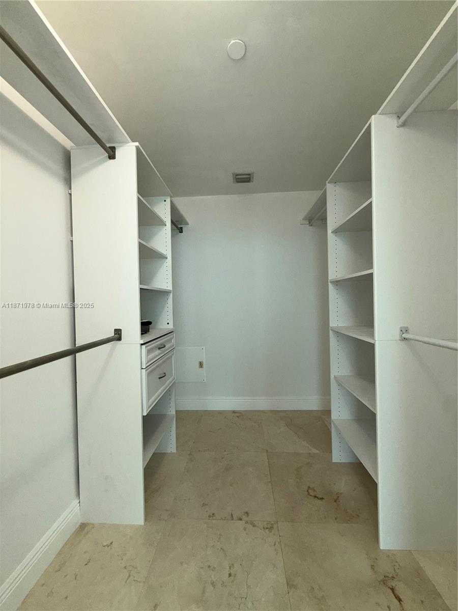 Small Image of 888 BISCAYNE BLVD #2302, Miami Number 7
