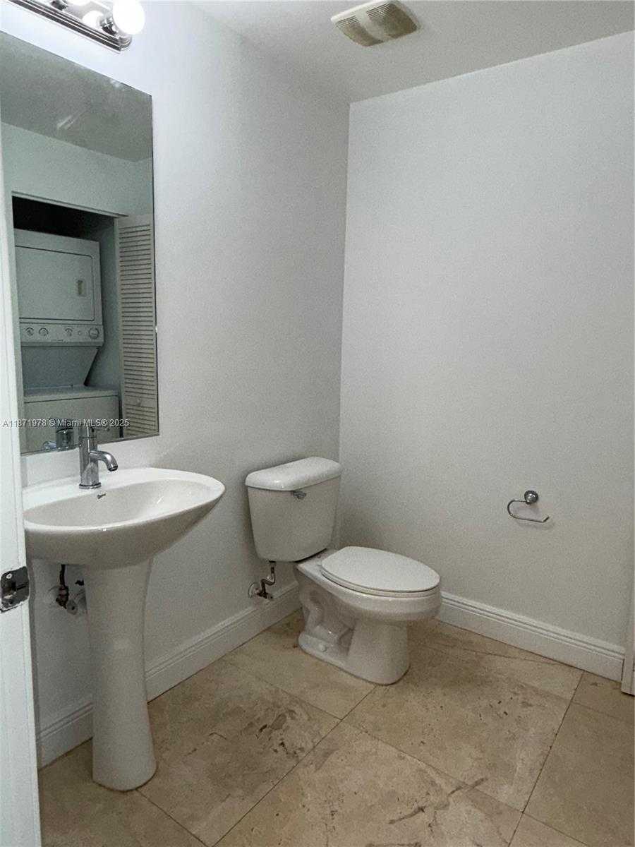 Small Image of 888 BISCAYNE BLVD #2302, Miami Number 9