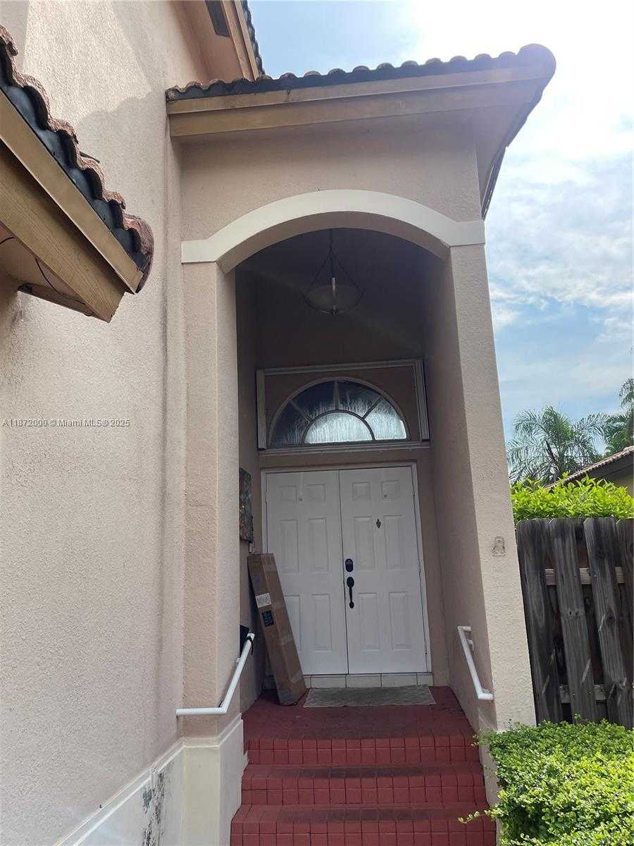 Small Image of 5237 NORTH WEST 112TH PL, Doral Number 2