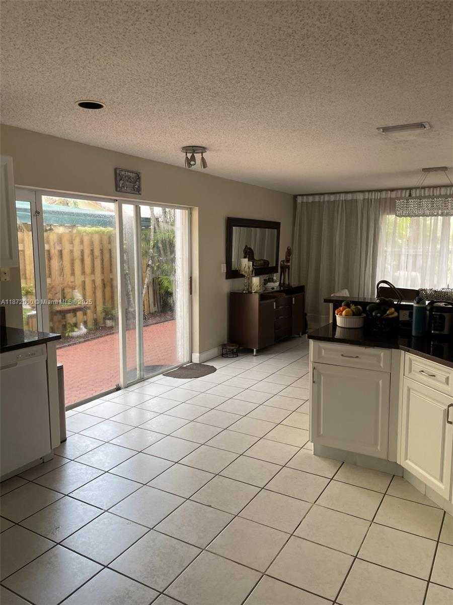 Small Image of 5237 NORTH WEST 112TH PL, Doral Number 21