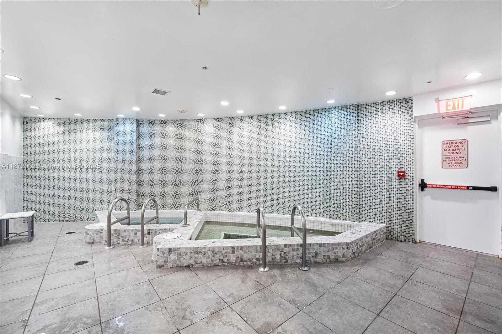 Small Image of 244 BISCAYNE BLVD #445, Miami Number 35