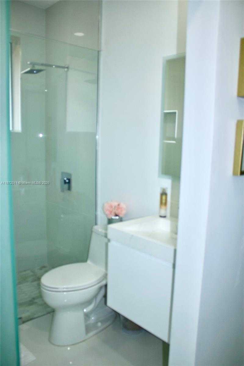 Small Image of 16056 SOUTH WEST 66TH TER #16056, Miami Number 15