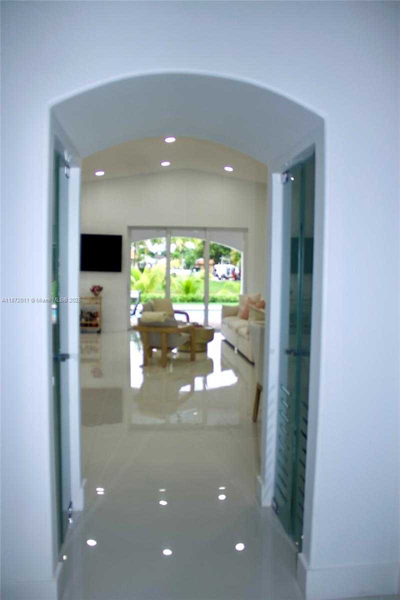 Small Image of 16056 SOUTH WEST 66TH TER #16056, Miami Number 2